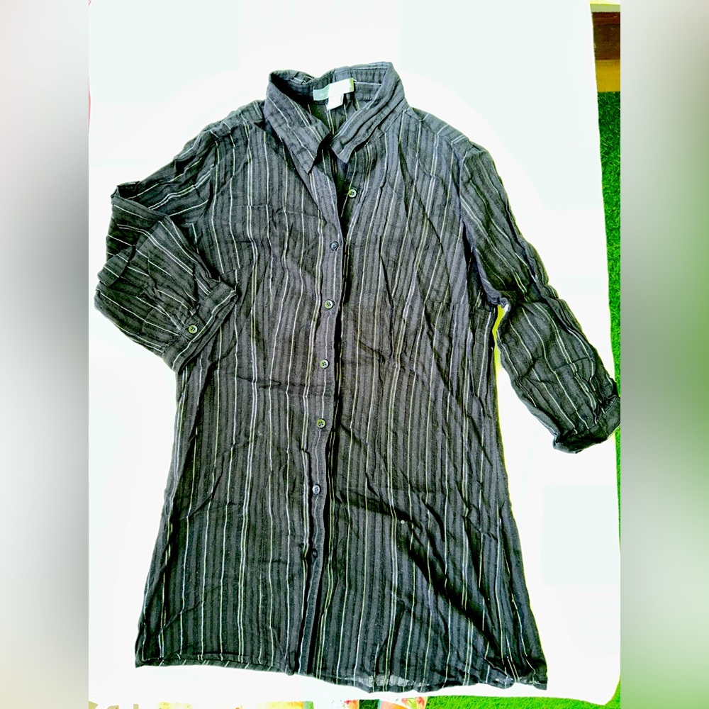 Beechers Brook | long black top blouse with silver lines | size S